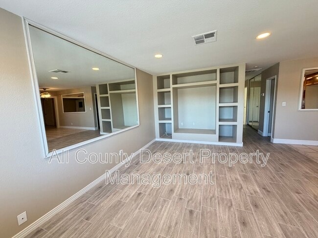 Building Photo - 43714 Aztec St