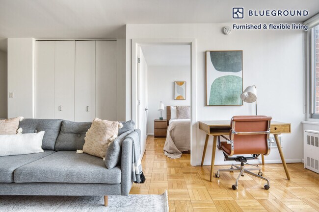 Building Photo - 484 2nd Ave