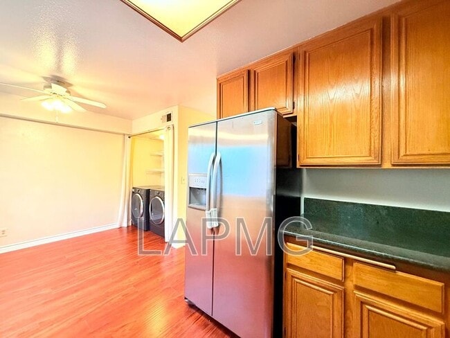 Building Photo - 12251 Moorpark St