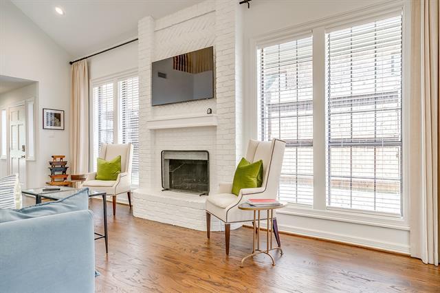 Building Photo - 1301 Belle Pl