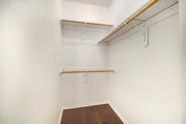 Building Photo - Beautifully Crafted 3 bed 2 bath duplex lo...