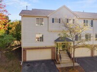 Building Photo - 71 Monarch Dr