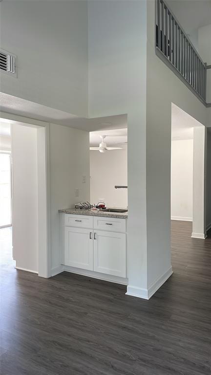 Building Photo - 2122 Braesmeadow Ln
