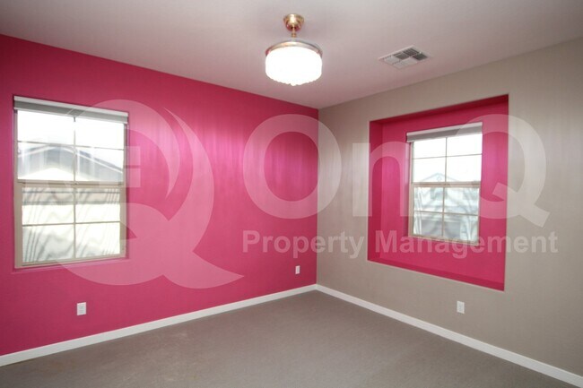 Building Photo - 824 E Ashurst Dr