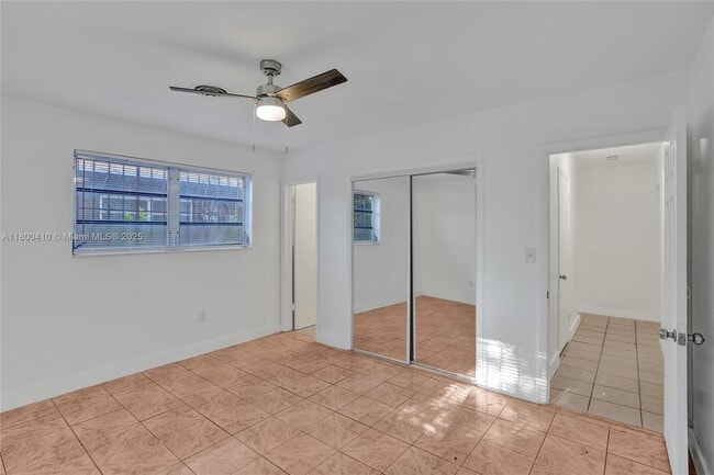Building Photo - 16980 N Miami Ave