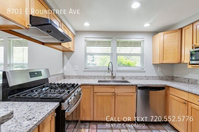 Building Photo - 8701 E Roundtree Ave