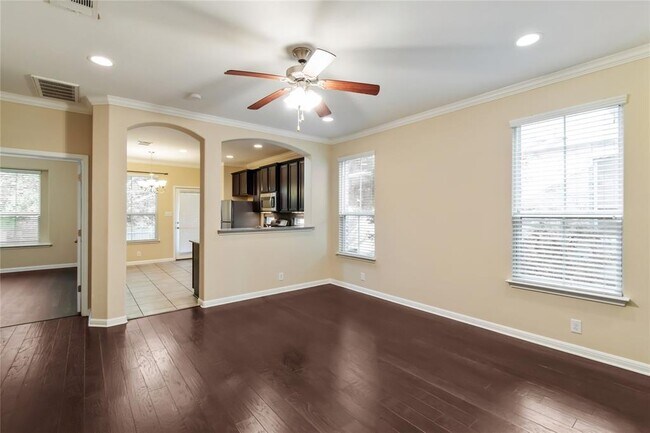 Building Photo - 13400 Briarwick Dr