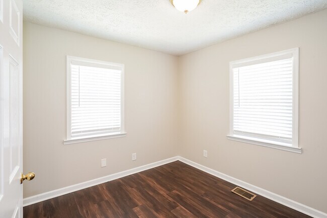 Building Photo - Bright Nashville Home with 4 Bedrooms