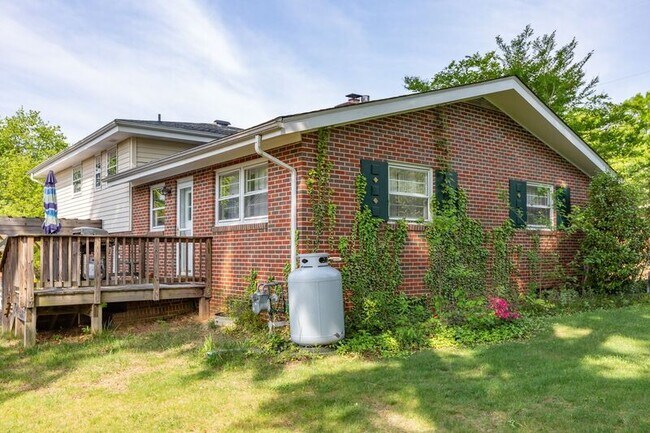 Building Photo - 1424 Brent St