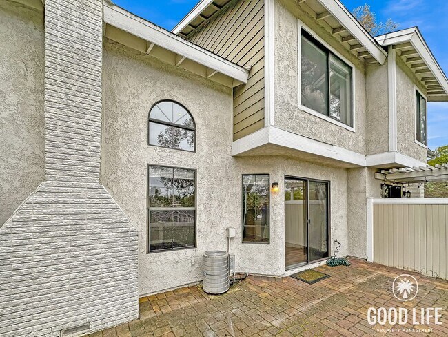 Building Photo - Mission Viejo Gem! Private Yard, Vaulted Ceilings & Resort-Style Pool + Spa