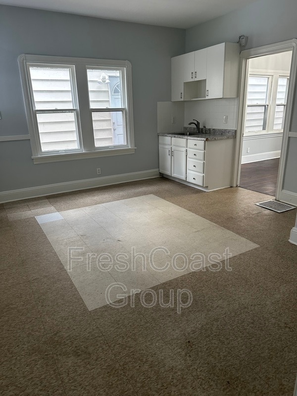 Building Photo - 2964 Fulton Rd