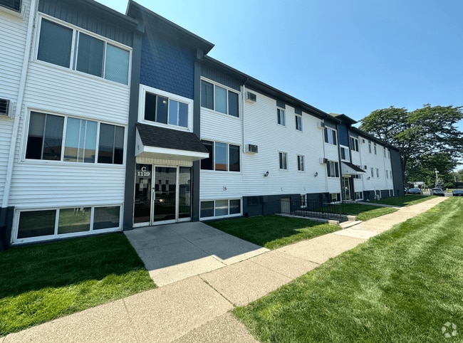Building Photo - Copper Cove Apartments