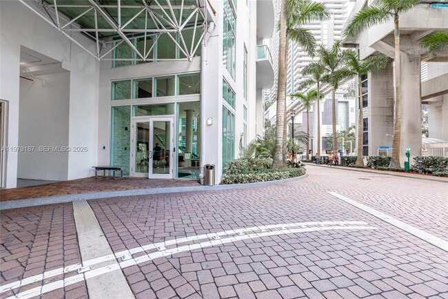 Building Photo - 41 SE 5th St