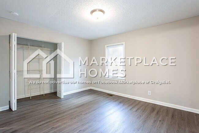 Building Photo - 3516 Maryvale Dr
