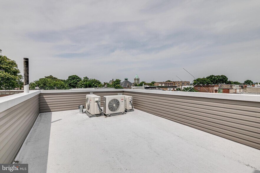 Building Photo - 707 N 40th St