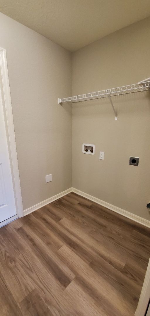 Building Photo - Beautiful 4-Bedroom, 2-Bathroom in Lakeland