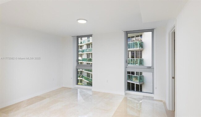 Building Photo - 1500 Bay Rd