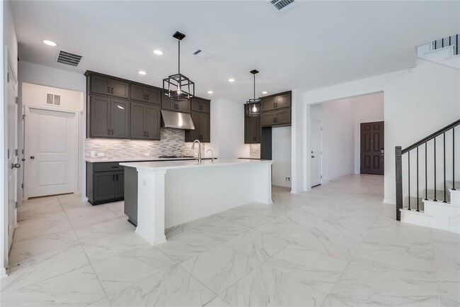 Building Photo - 4621 Modena Bay Bend