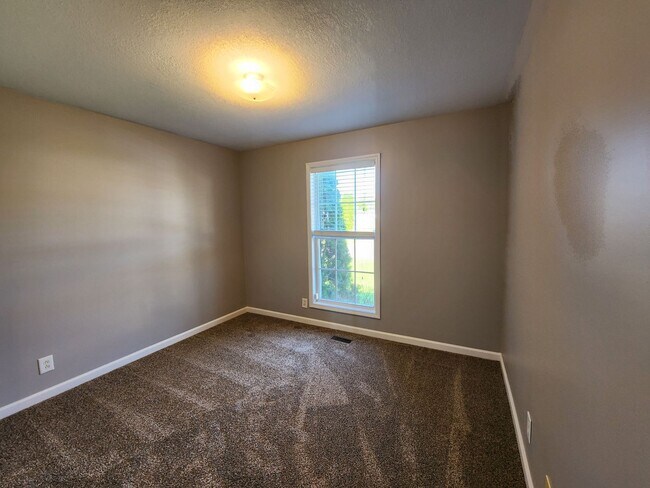 Building Photo - Your Next Home Sweet Home Awaits!