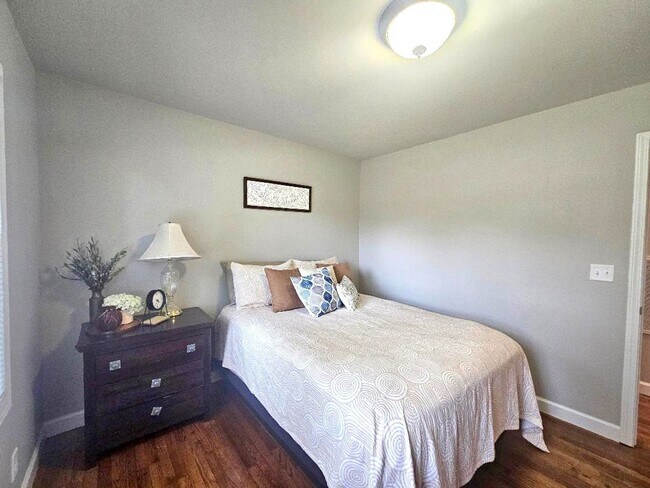 Building Photo - 3 Bedroom home minutes from Prisma Health and Downtown Greenville