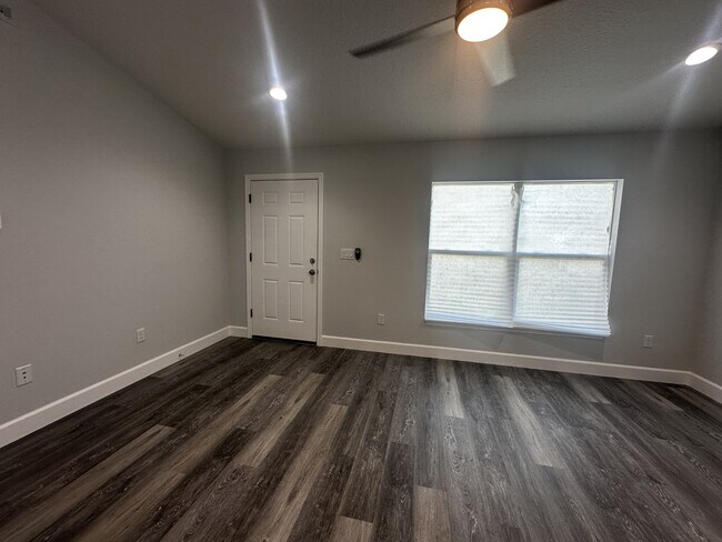 Building Photo - 13770 SW 113th Ln