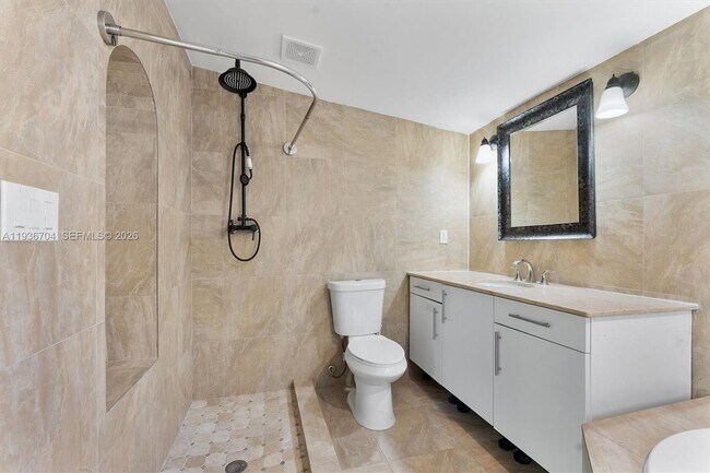 Building Photo - 300 SW 11th Ct