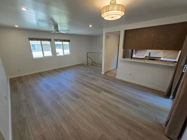 Building Photo - JAMACHA GREENS BEAUTY – FULLY REMODELED 2BR TOWNHOME!