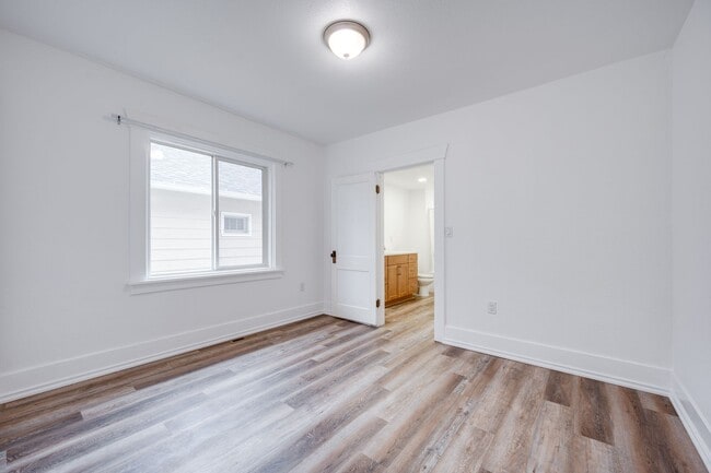 Building Photo - JUST LISTED! The Perfect Place for Students to Call Home