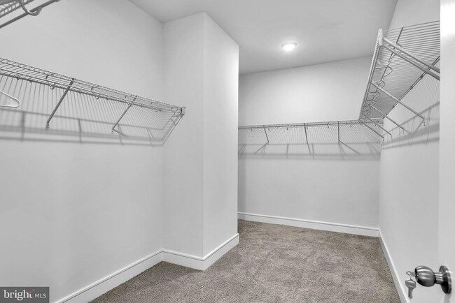 Building Photo - 23035 Sullivans Cove Sq
