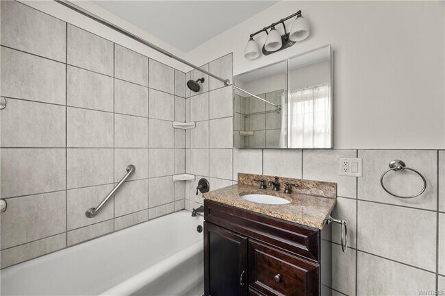 Building Photo - 179 Admiral Rd