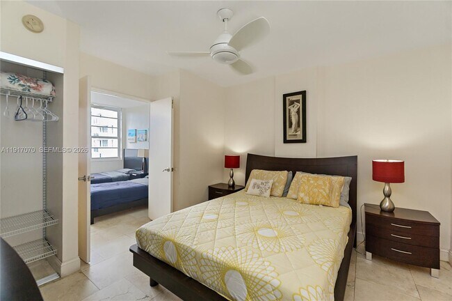 Building Photo - 100 Lincoln Rd