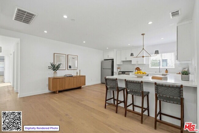 Building Photo - 7832 Croydon Ave