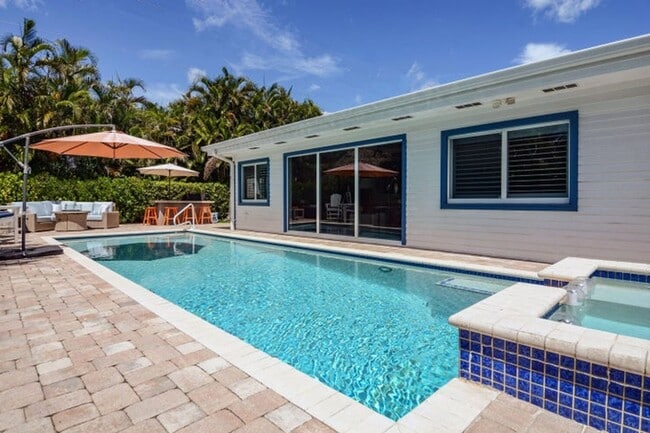 Building Photo - 3396 Pebble Pl