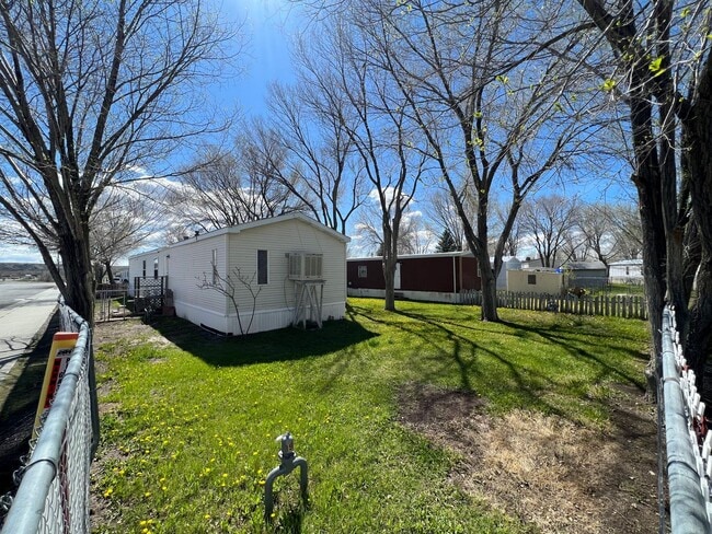 Building Photo - 2 Bedroom 2 Bath Updated Mobile Home in Cliffview Mobile Home Park. Very well kept-up area.