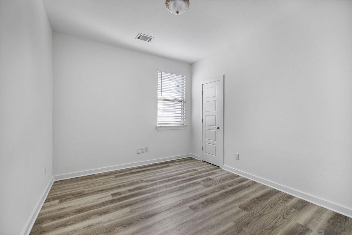 Building Photo - 12856 Silverbell Ave