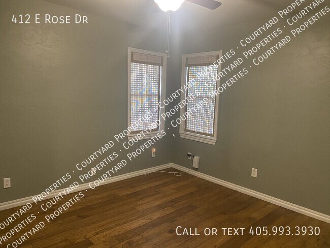 Building Photo - 412 E Rose Dr