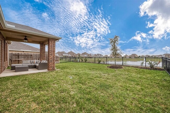Building Photo - 24211 Buckbrush Ln
