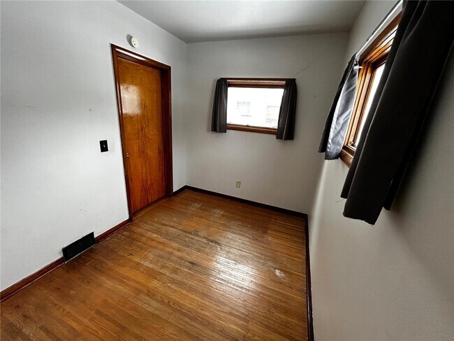 Building Photo - 850 Glide St