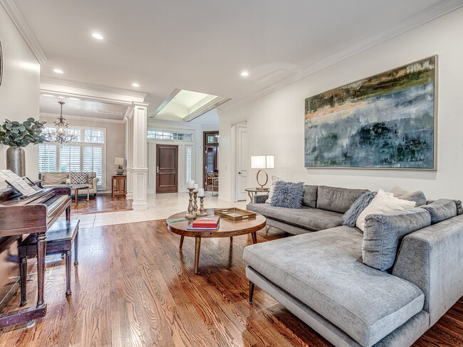 Building Photo - Stunning Luxury Home in East Edmond with a Pool/Jacuzzi + Woody Creek Addition + Theater Room+/5 ...