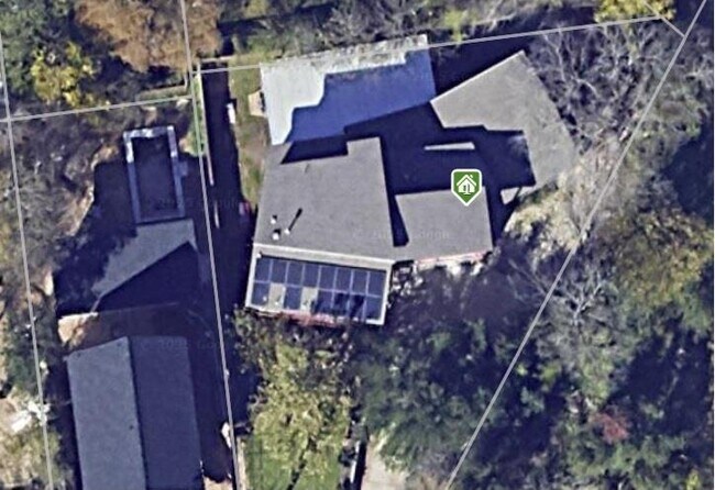 Building Photo - 2510 Rosewood Ave