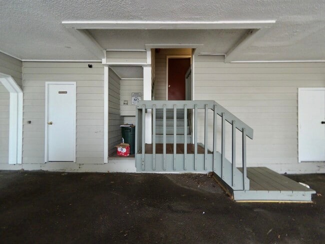 Building Photo - 781 Spinnaker Ct