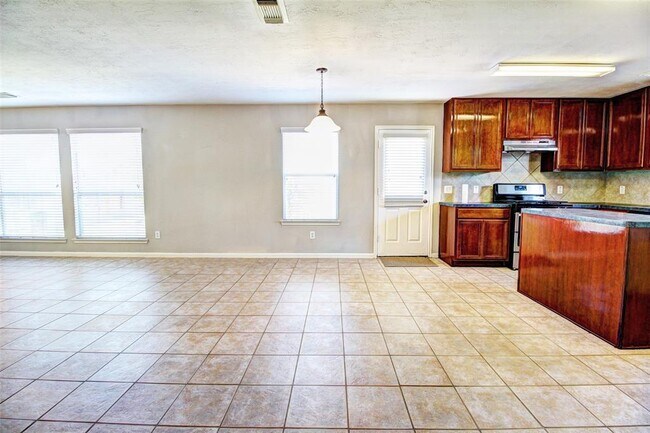 Building Photo - 17018 Midnight Sun Ln