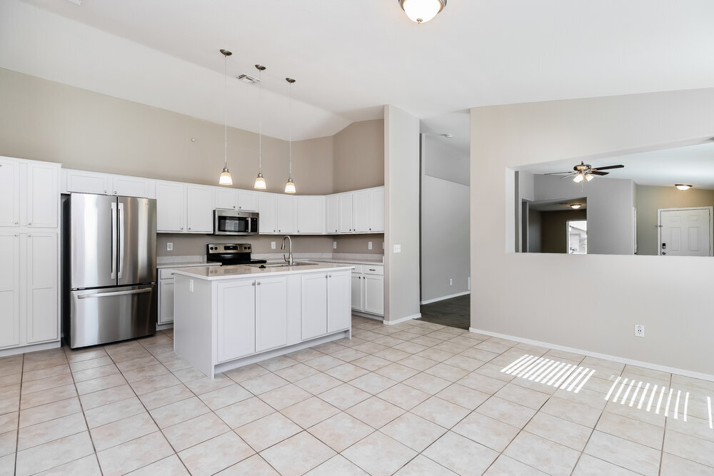 Building Photo - 8748 E Crescent Ave