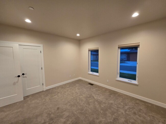 Building Photo - Senior Living Community (55+) - Built In 2...