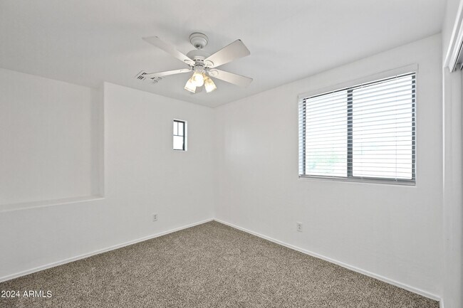 Building Photo - 10831 W Sheridan St