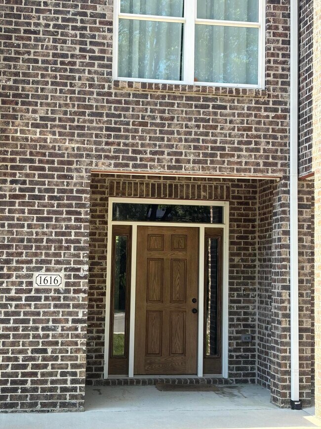 Building Photo - 1616 Higbee Mill Rd