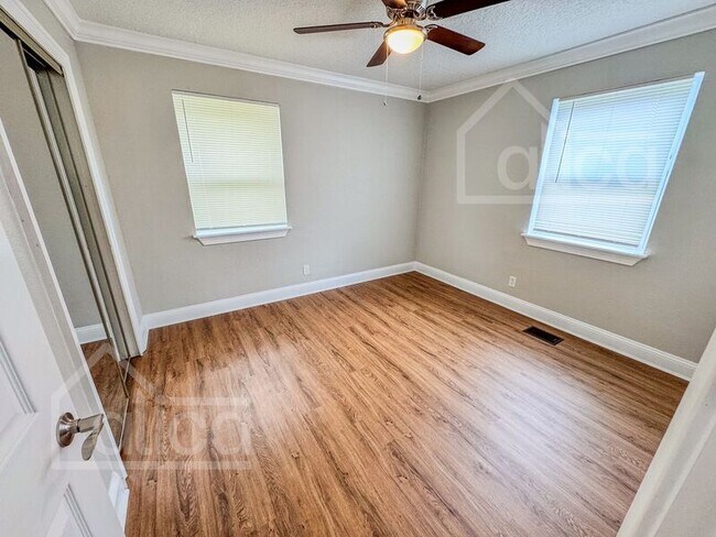 Building Photo - 2845 Holly Point Dr