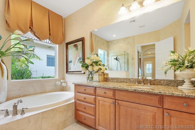 Building Photo - 9885 SW Torriente Ln