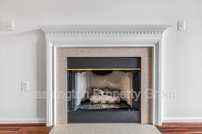Building Photo - 4144 Fountainside Ln