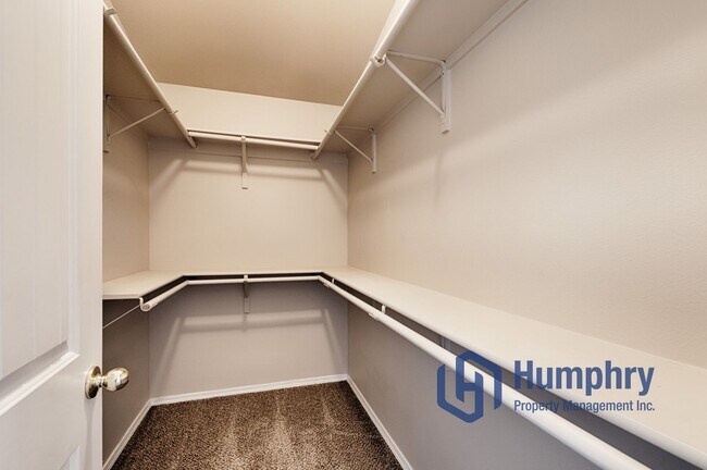 Building Photo - Beautiful home located just minutes from Settler's Park!